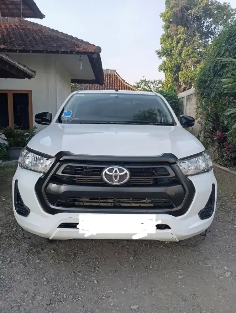 Toyota Hilux DC 2022 E/MT