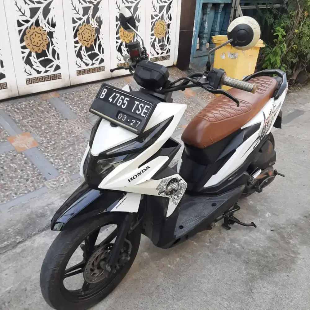 Honda Beat Street 2017 ss lengkap mesin bagus plat B DKI