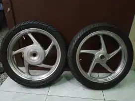 VELG SP OLD VARIO
BAN TEBEL ,TROMOL DALEM TEBEL AMAN NO GEOL