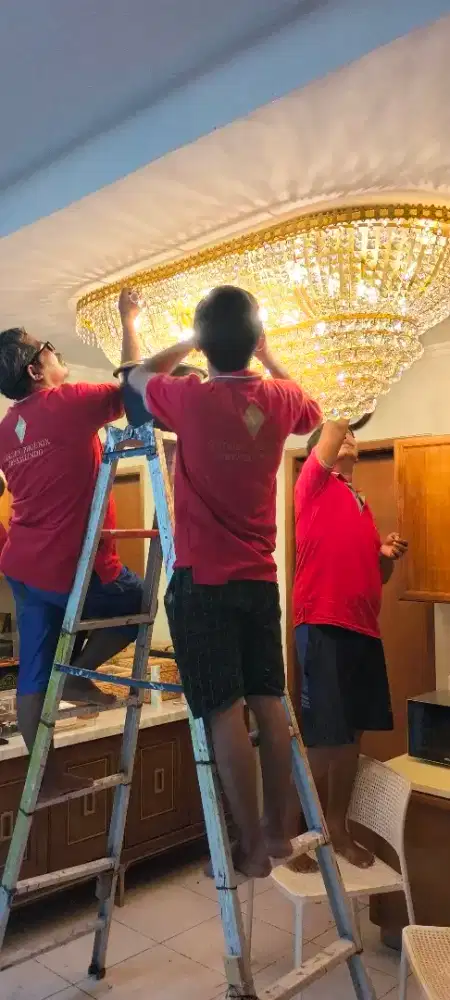 TUKANG CUCI & PASANG LAMPU HIAS