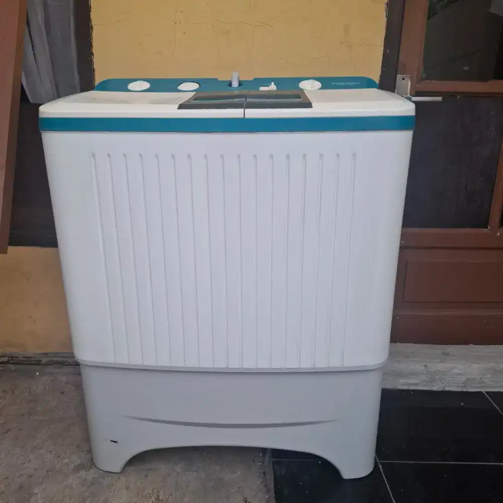 Mesin Cuci Polytron PMW-7067