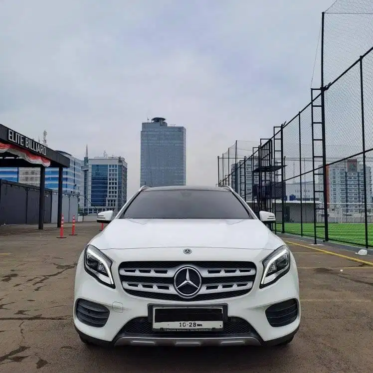 [ DP10% ] Mercedes Benz GLA200 / GLA 200 AMG 2018 Putih Panoramic