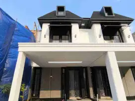 Rumah supermewah selangkat tol bambu apus 1,8 M 3lantai jakarta timur