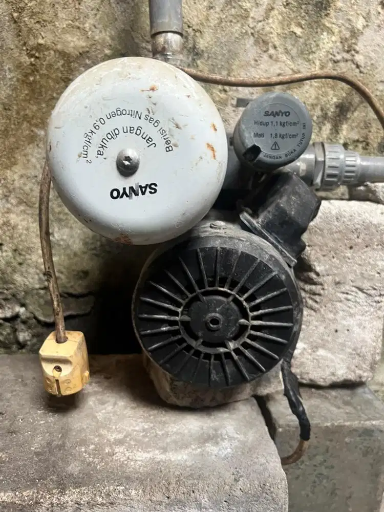 Pompa air (sanyo)