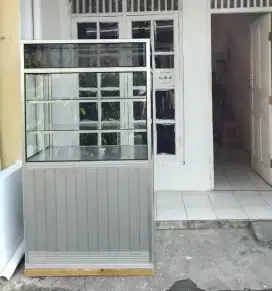 Jual Etalase Kaca Usaha Full Alumunium (jual cepet aja)