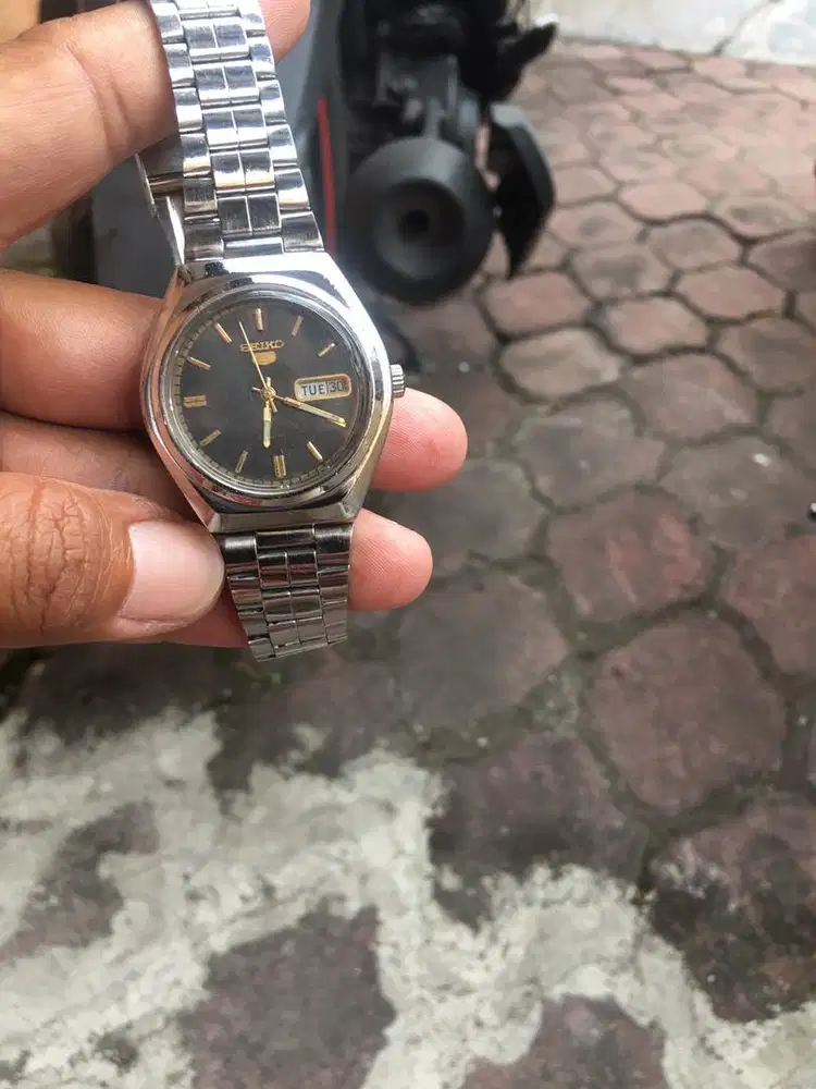 Jam tangan seiko otomatis