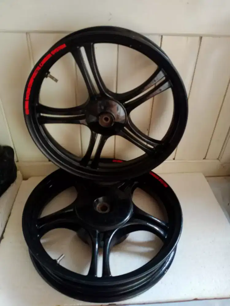 BU tawaraja. set velg racing vrosi...2,15 /14  dan 2,50