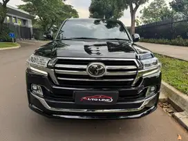 toyota land cruiser vxr 2019 good condition!!!low km!!