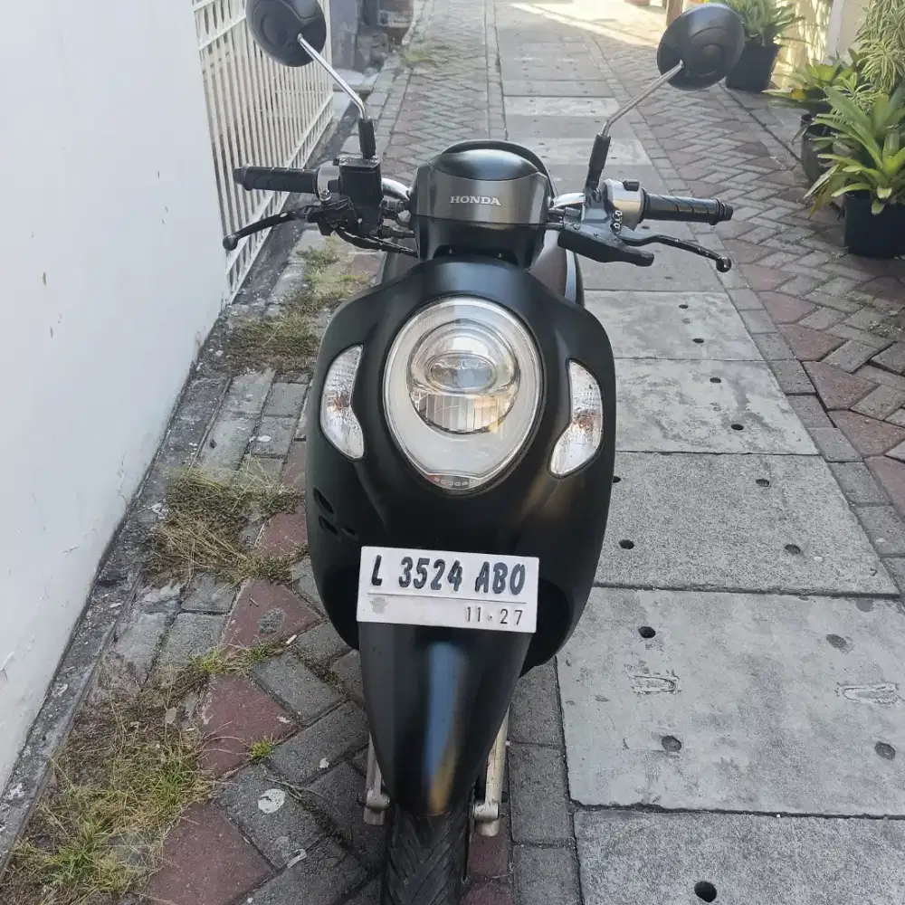 Scoopy keyless hitam 2022