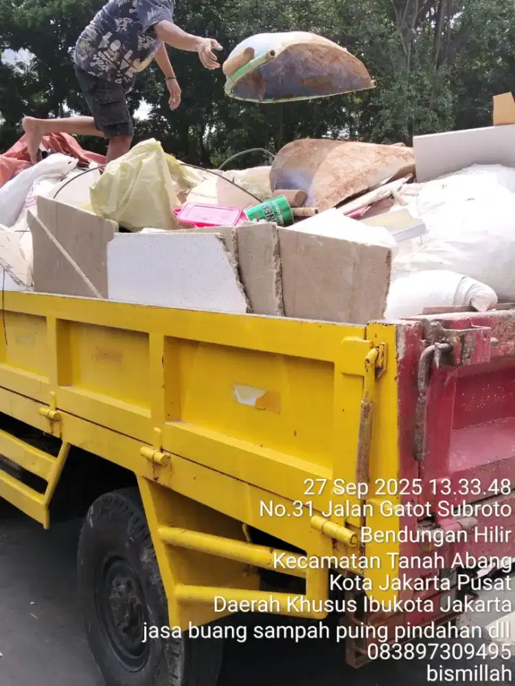 Jasa buang puing dan tanah
