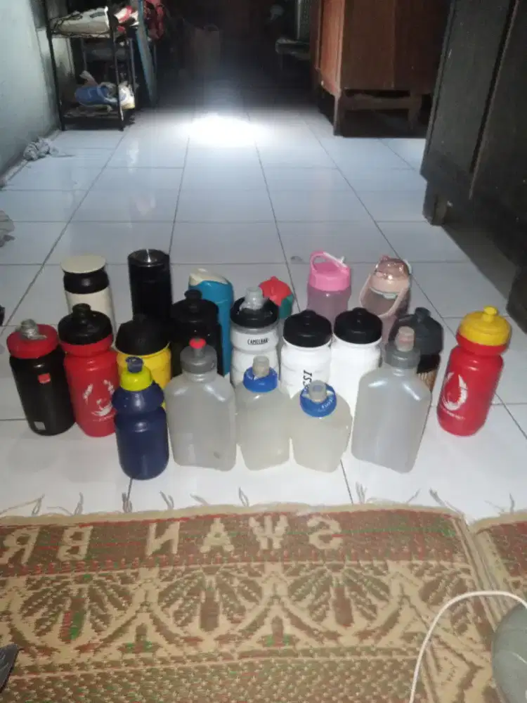 Borongan 20 botol minuman sekolah dan botol minuman olahraga sepeda