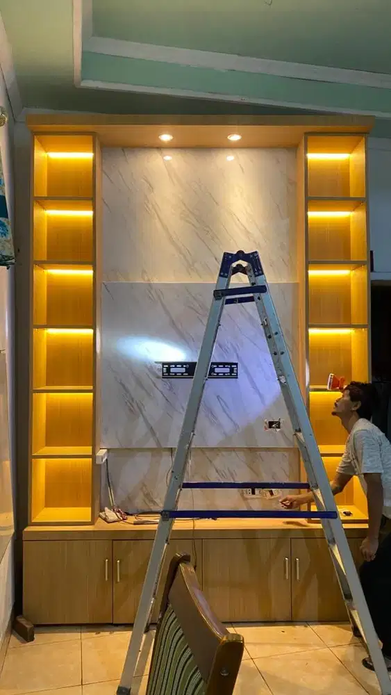 Pasang Backdrop TV Custom | Kyna Interior