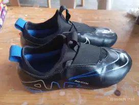 Dijual sepatu futsal