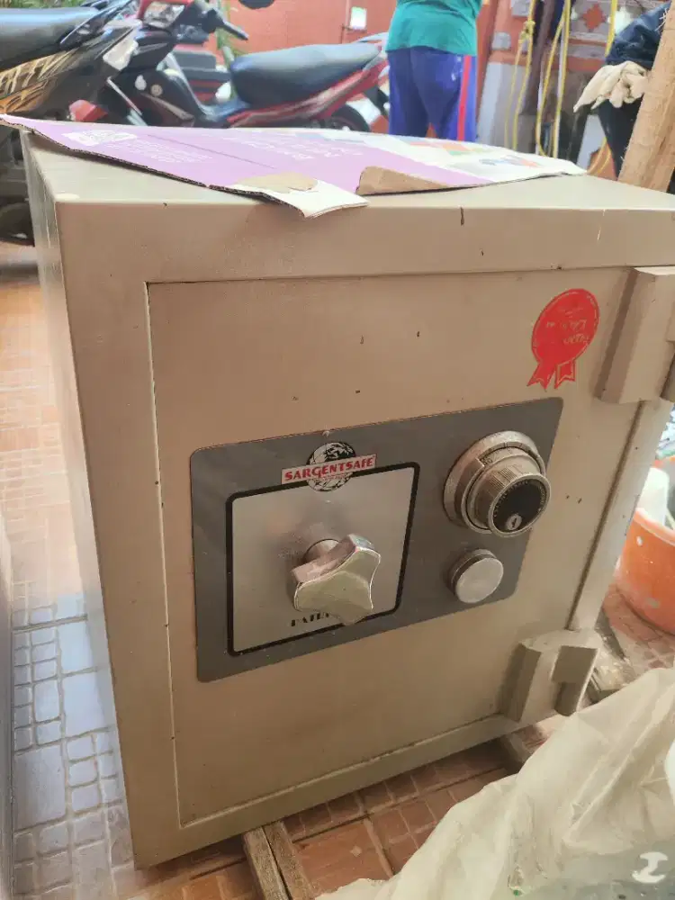 Brankas Besi Baja Sargensafe