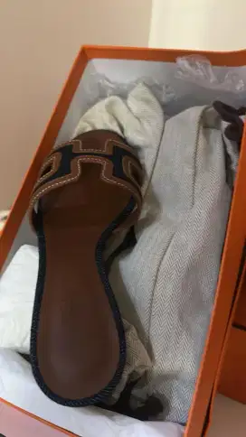 Dijual sendal merk hermes