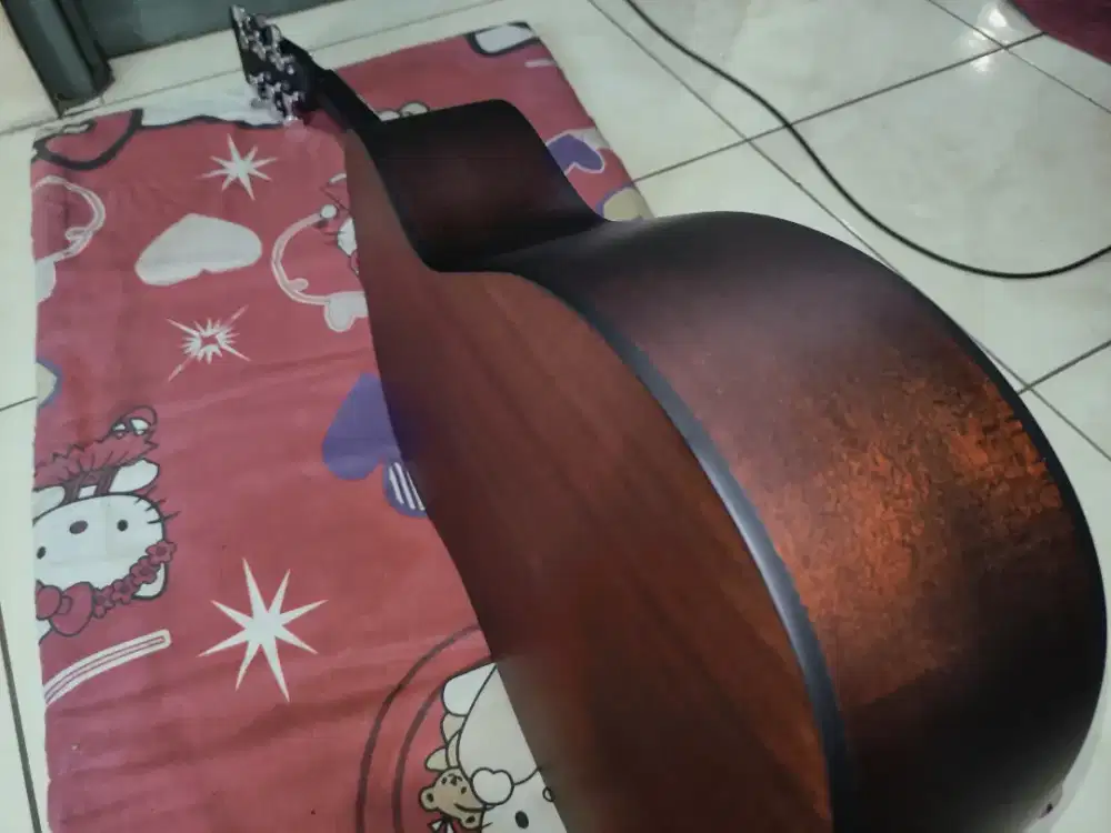Gitar Akustik Elektrik Delta DC320 E Solid Mahogany Top