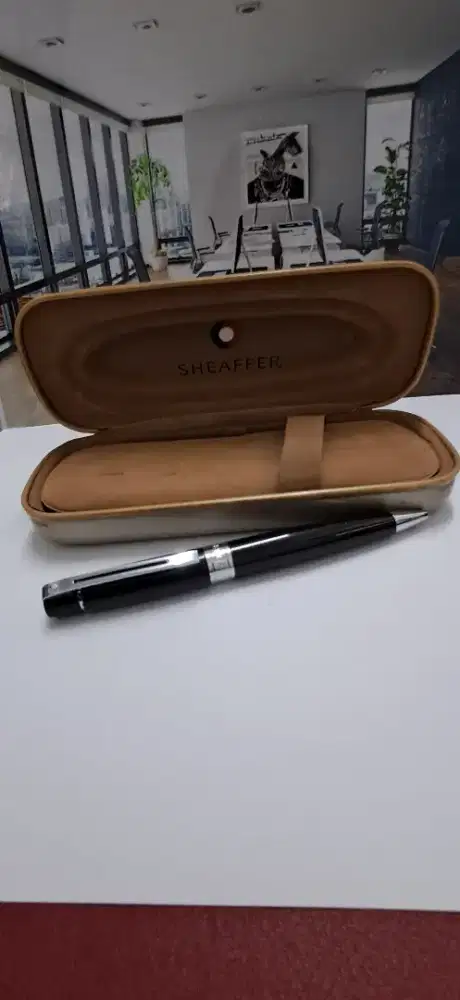 Sheaffer SGC 300 Glossy Black Featuring Chrome Plate balpoint pen