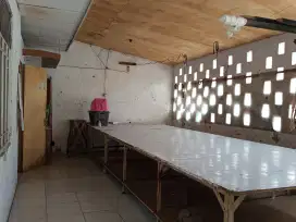 Rumah cocok untuk konfeksi di gunung batu dekat Pasteur