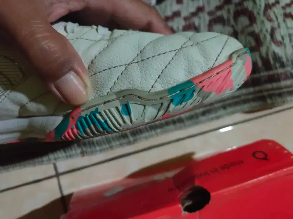 sepatu futsal ortuseight
