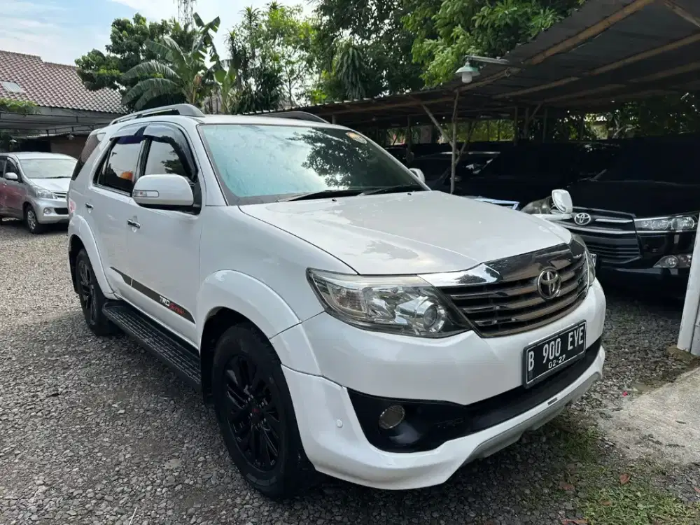 TOYOTA FORTUNER TRD DIESEL MANUAL 2012