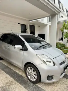 Toyota Yaris J AT 2013 Silver – Yaris Bakpao Plat B Genap