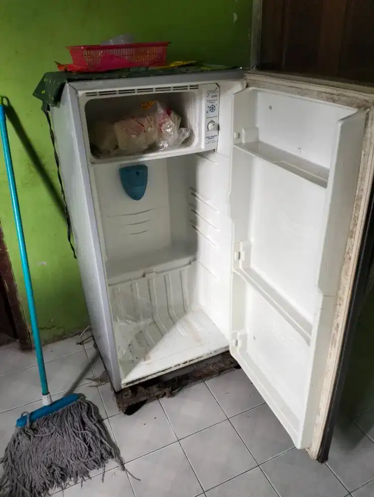 Di Jual kulkas bekas