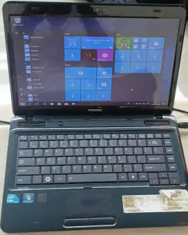 Laptop Thosiba Satelite L 740