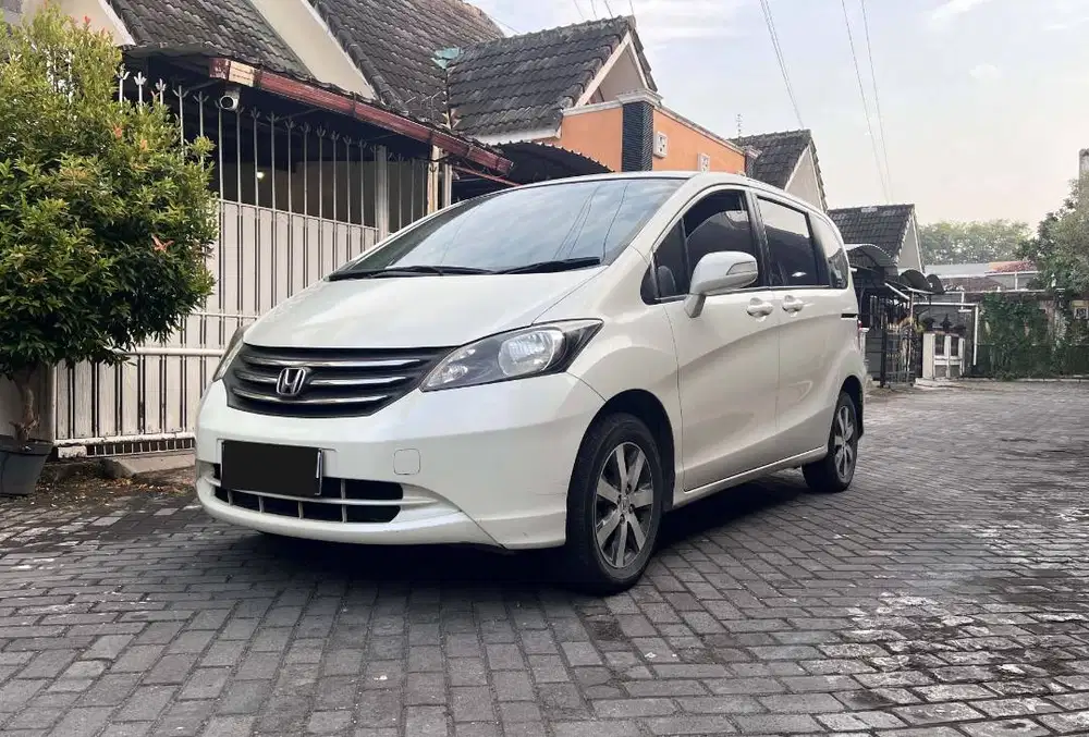 Honda Freed PSD Km 77 ribu Orisinil & Istimewa