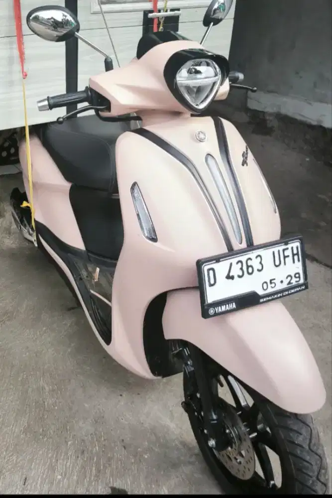 Yamaha grand filano pink
