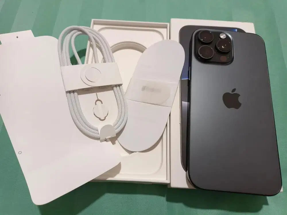 IPhone 16 Pro Max 256gb like new no minus telkomsel 3gb 40rb per bulan