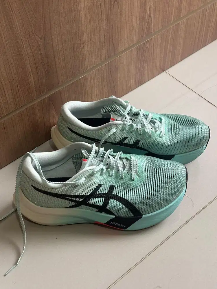 Sepatu Lari Asics Metaspeed Edge