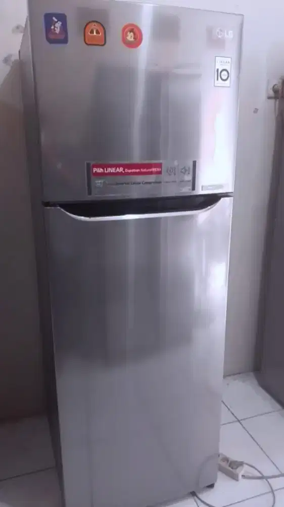 Kulkas LG 2pintu