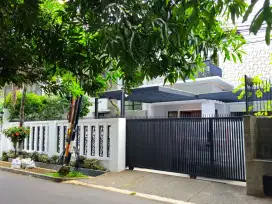 TERBAIK! NEGO! Rumah Dijual Cilandak Barat. Asri, Terawat - Strategis