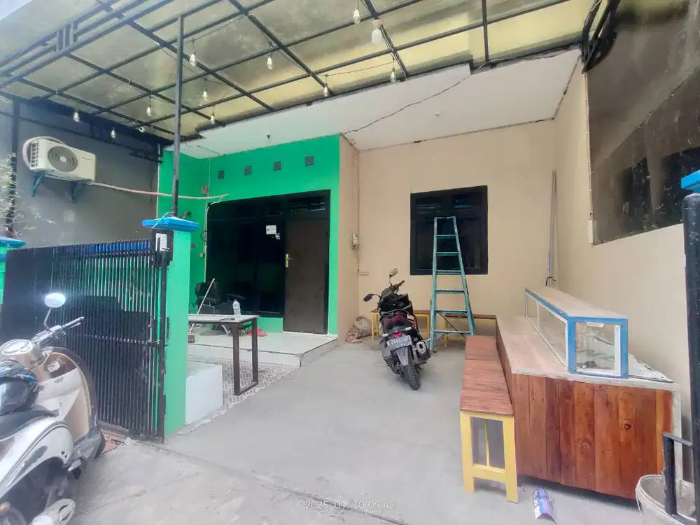 Dibutuhkan Satu/Dua chapster / pangkas rambut / gunting rambut.