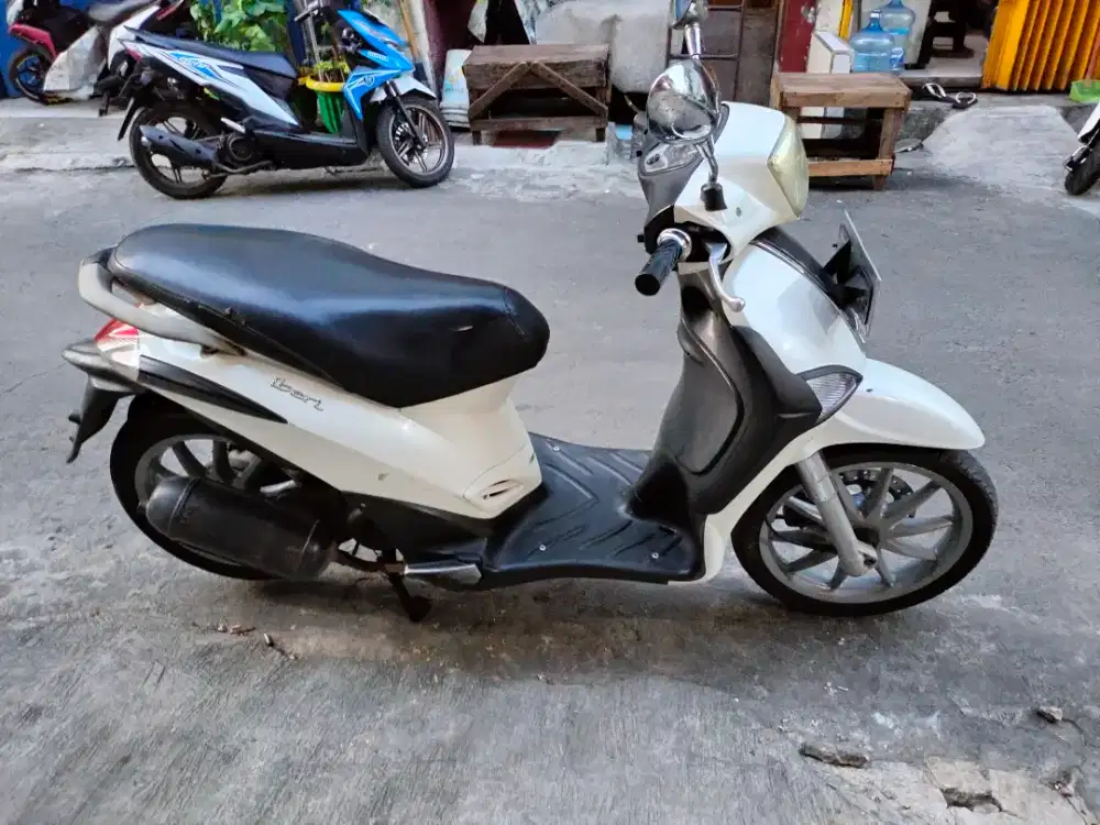 Piaggio Liberty 100 CC tahun 2012 mesin halus pajak panjang