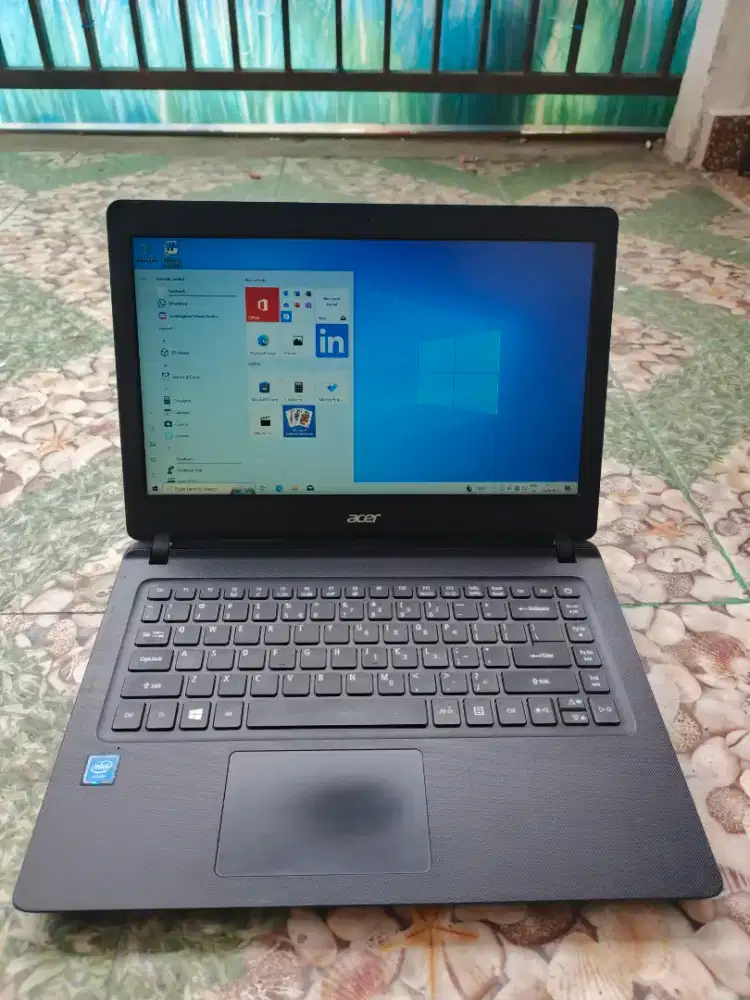 laptop Acer Ram 10gb layar 14 inch batre awet siap pake (Nego)