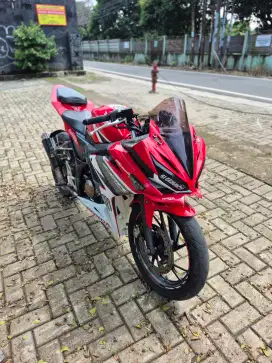 Dijual Honda CBR 150R Facelift tahun 2017 surat lengkap mesin bagus