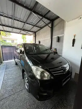 Toyota Kijang Innova 2010 Bensin