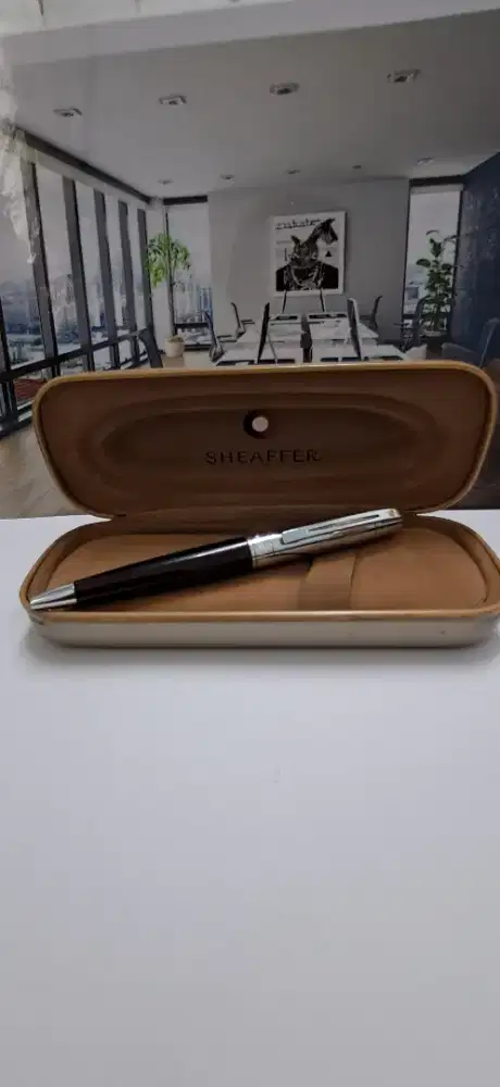 Sheaffer 300 Glossy Brown Chrystal
Balpoint Pen