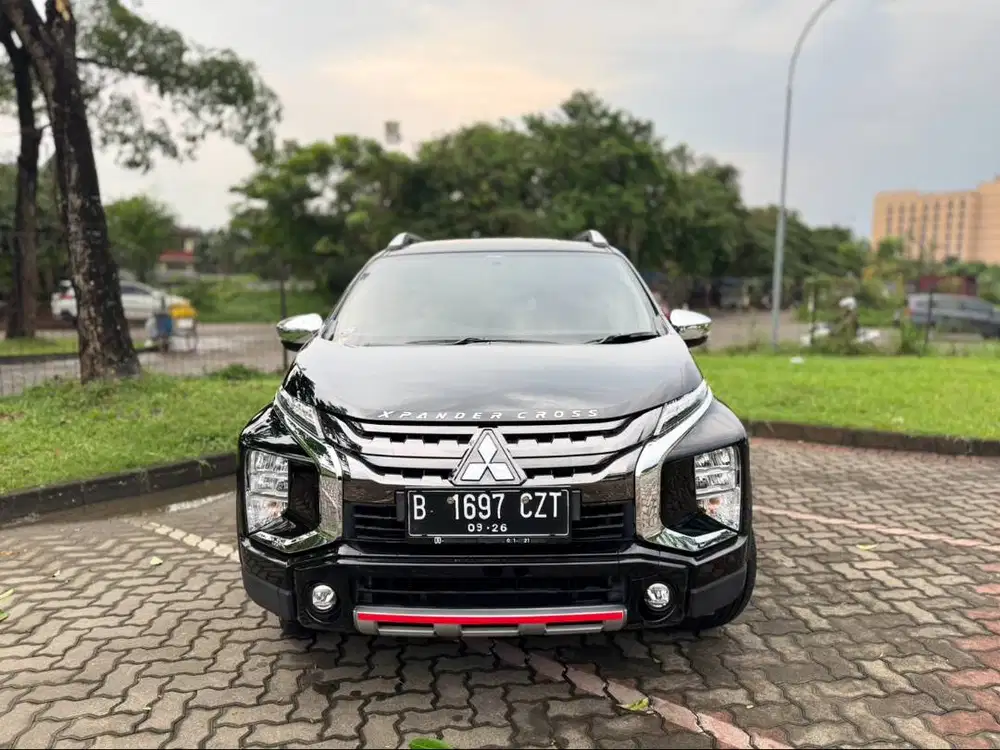 Mitsubishi Xpander Cross AT 2021 Hitam