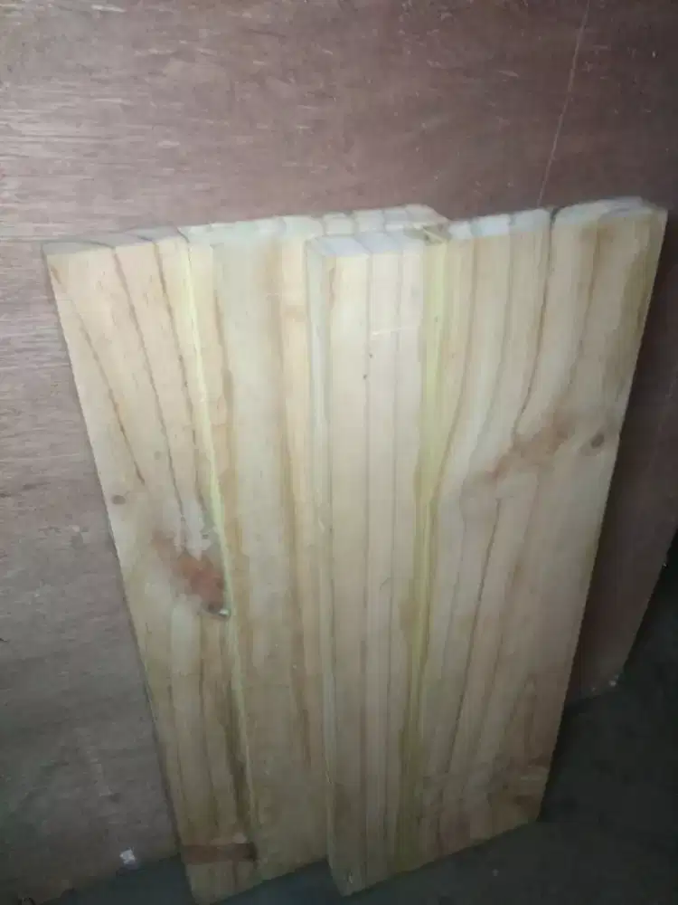 Hambalan/ambalan dinding kayu jati belanda