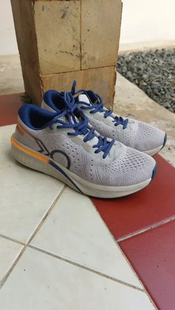 Sepatu Kanky x Tirta Story Kaze Size 44