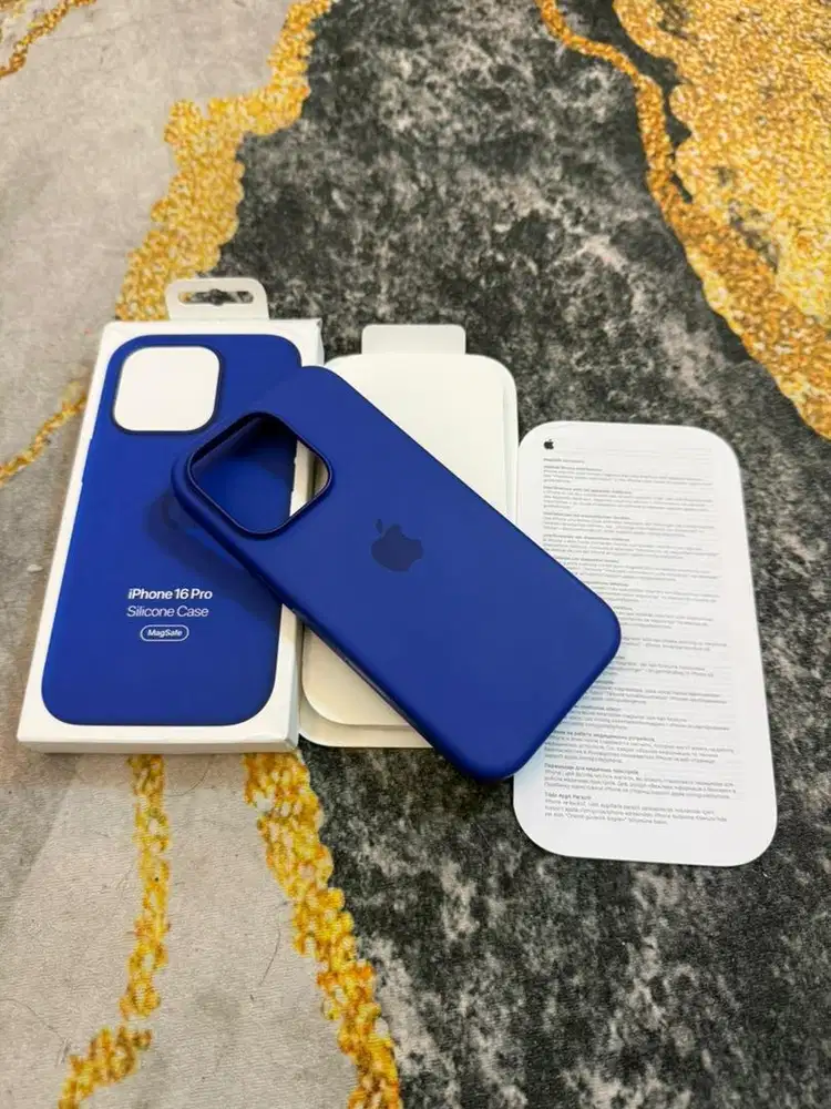 Silicone Case Ultramarine iphone 16 PRO Magsafe Original Apple