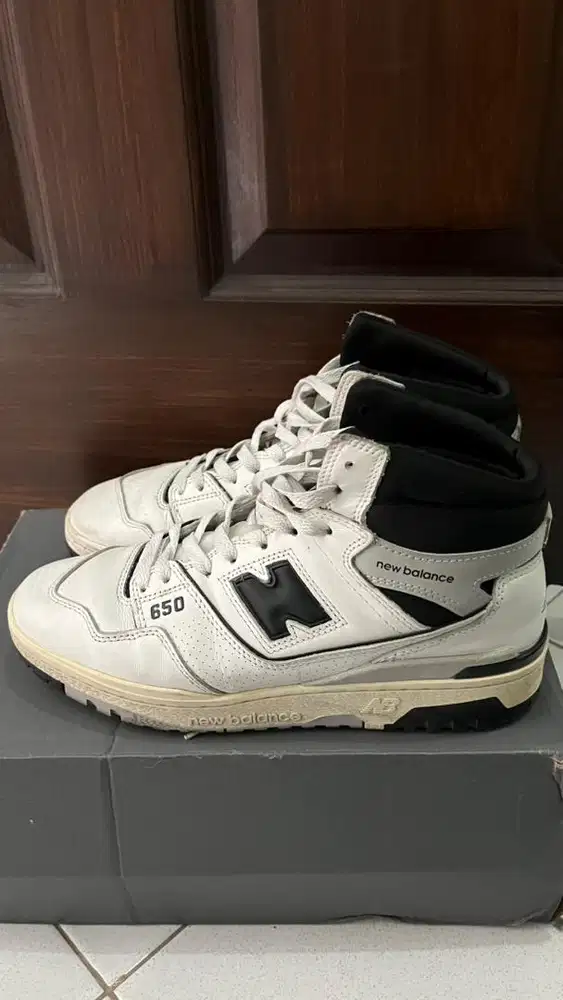 NB 650 black and white