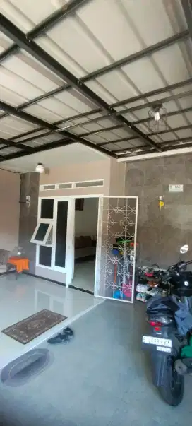 DIJUAL Rumah Hadap Timur Siap Huni Asri Nyaman Strategis Bekasi