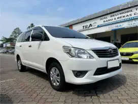 ISTIMEWA!! TOYOTA KIJANG INNOVA 2.0 J MT MANUAL BENSIN 2014 PUTIH