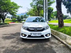 BRIO E Cvt THN 2019 Tangan 1
