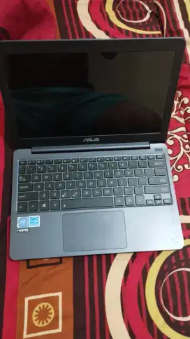 Laptop Asus second