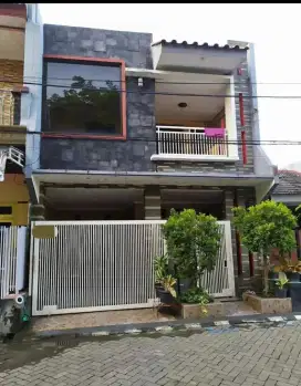 Dijual rumah 2 lantai