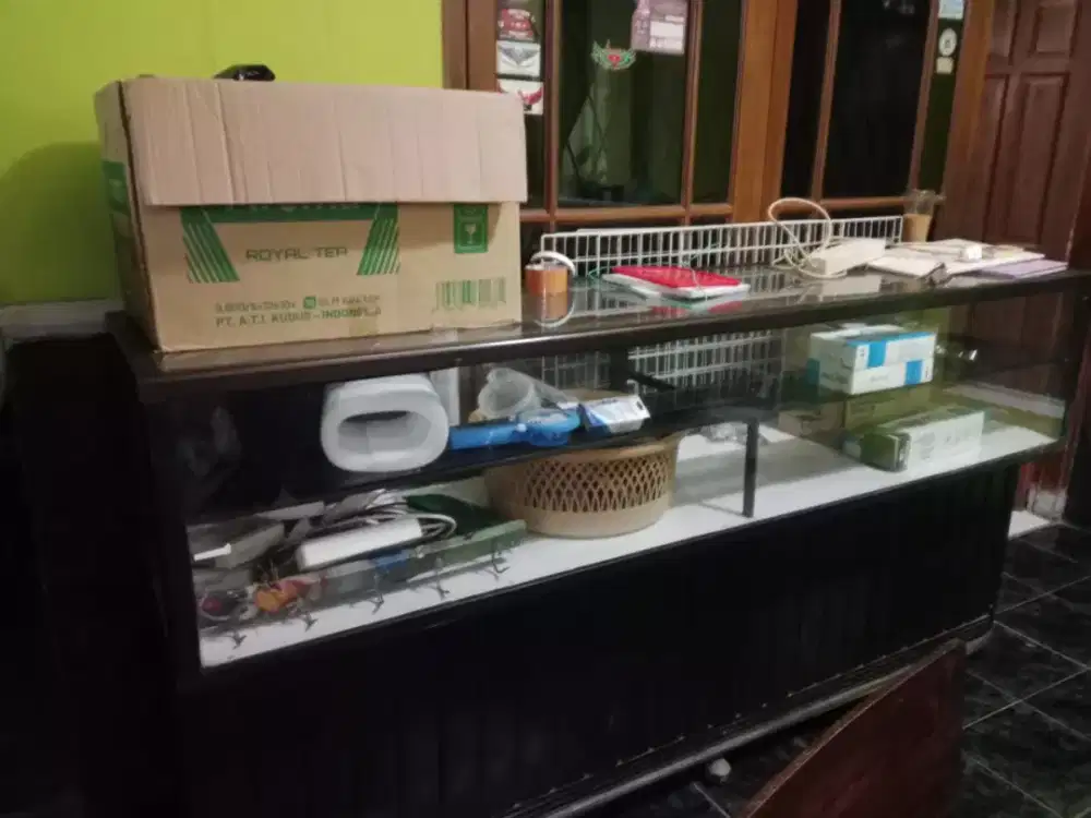 Etalase murah dijual cepat